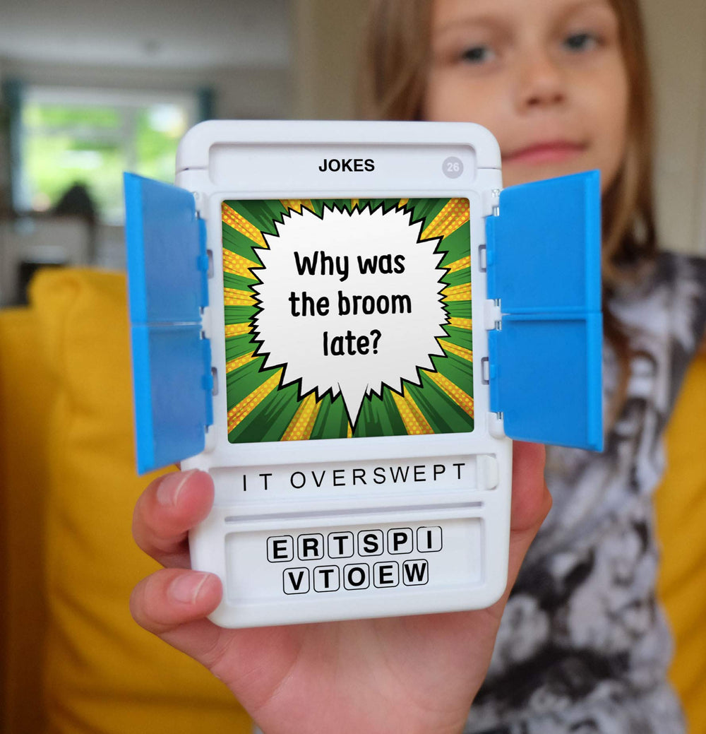 Compact 100 PICS Jokes Travel Game on a car trip setup