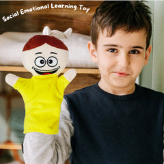 4E's Novelty Feeling Puppet Surprised: expressive features boost storytelling engagement.