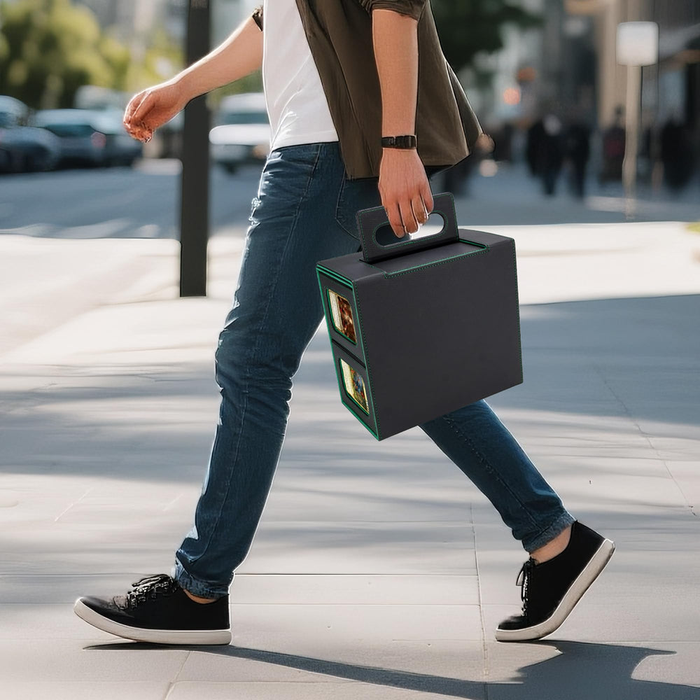 AFIING magnetic closure keeps contents secure during travel.