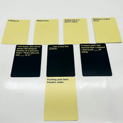 Againt Crimes Potter Edition: 600 cards spread on the table for quick setup and variety.