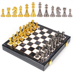 Agirlgle chrome and metal pieces shine with a striking game look