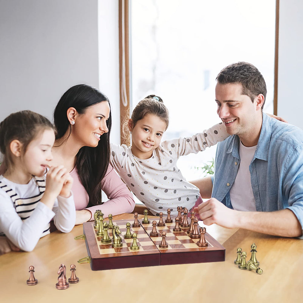 Agirlgle gift-ready chess set, ideal for birthdays or holidays.