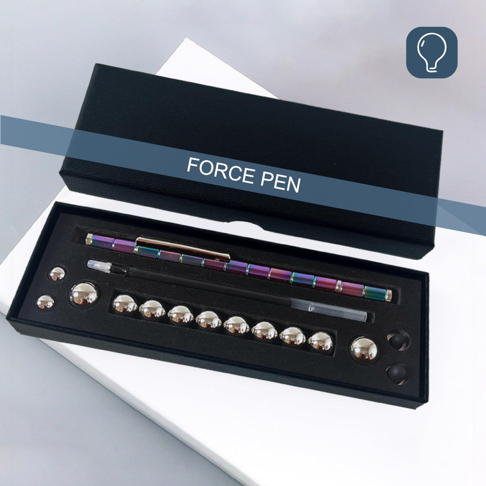 AKUTAIN Fidget Pen modules show a strong magnetic connection for easy reshaping.