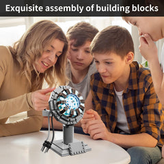 APENGBAOL arc reactor building block set highlights craftsmanship during assembly and display.
