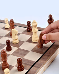 APYR AOMA magnetic chess pieces provide stable play on any surface.