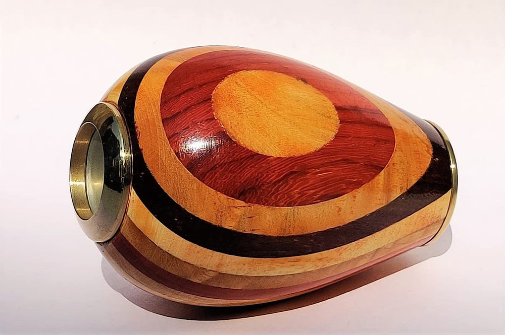 Arch Instruments kaleidoscope with light view patterns demonstrating shifting images