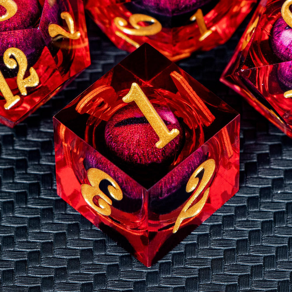 ARUOHHA metal gift box keeps your dice organized and portable