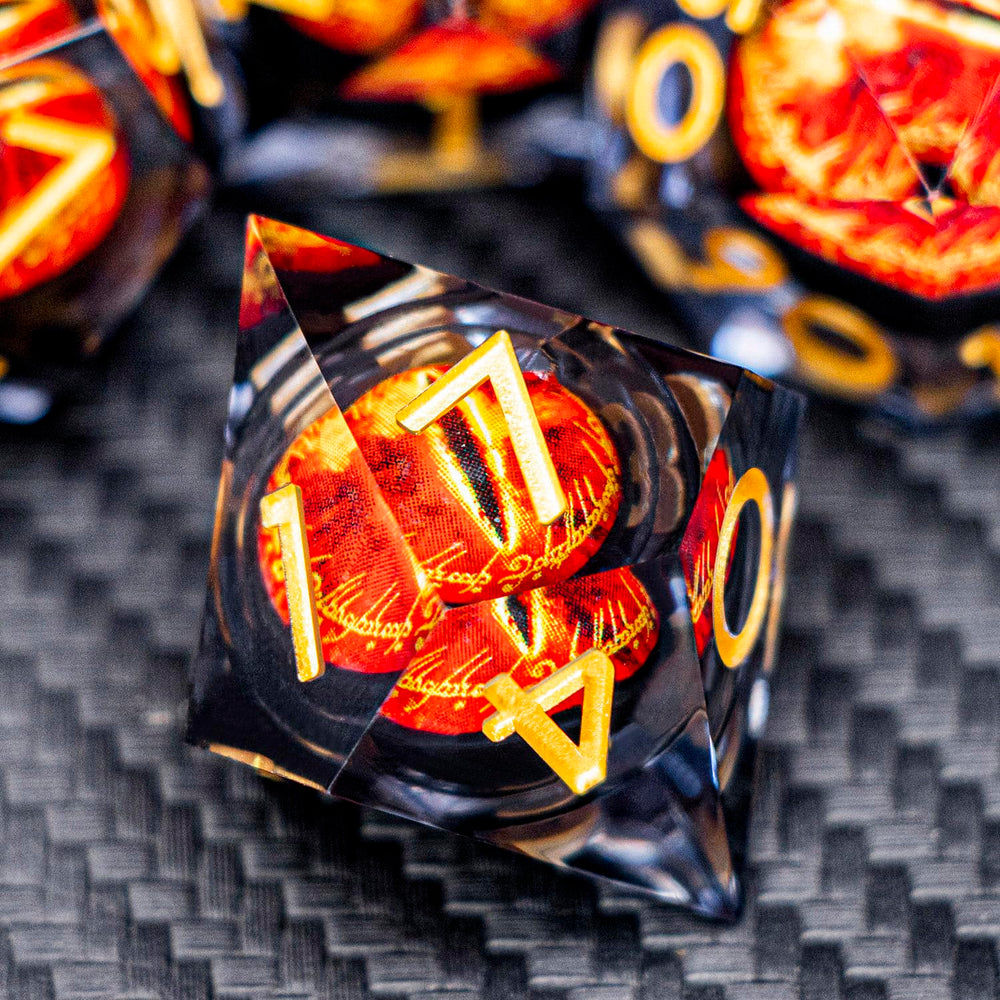 ARUOHHA D8 sharp-edged resin dice with crisp readability