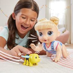 Baby Alive Harper Hugs munching sounds from sip cup enhance storytelling.