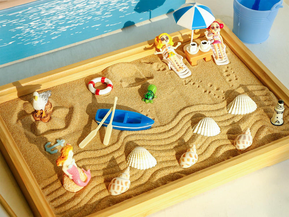 BangBangDa beach sand miniature with shells invites tactile relaxation right at your desk.