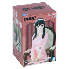 Banpresto Yor Forger display setup shows arrangement with other figures