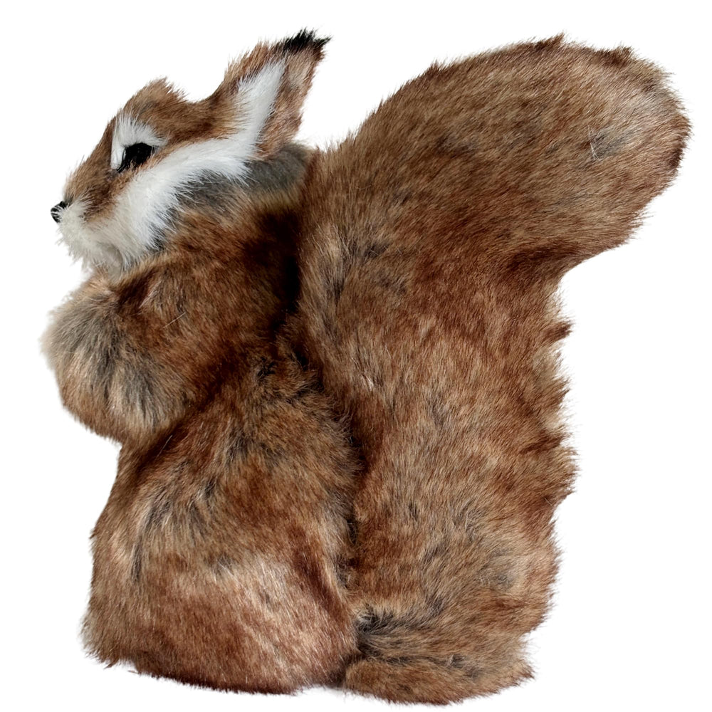 Basuo-9Q handcrafted woodland critter showcases meticulous craftsmanship