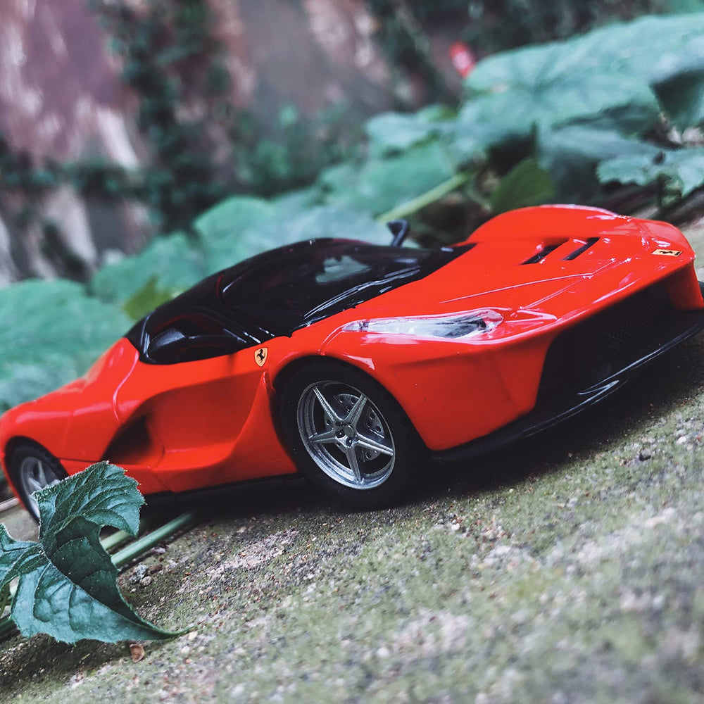 BDTCTK 1:32 Farrari pullback car packaging shows easy setup and safe toy design.