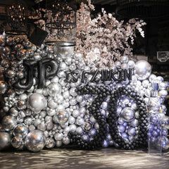 Bezente balloons assembled on table decor for stylish reception styling.
