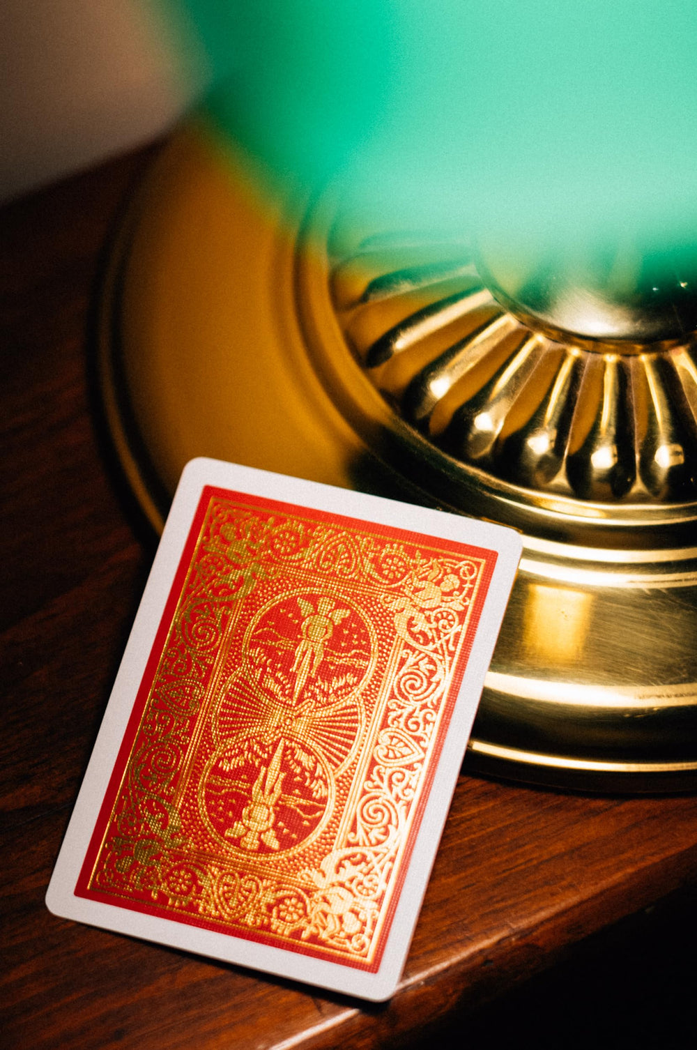 Bicycle gold Metalluxe foil close-up on tuck and card backs for premium finish.