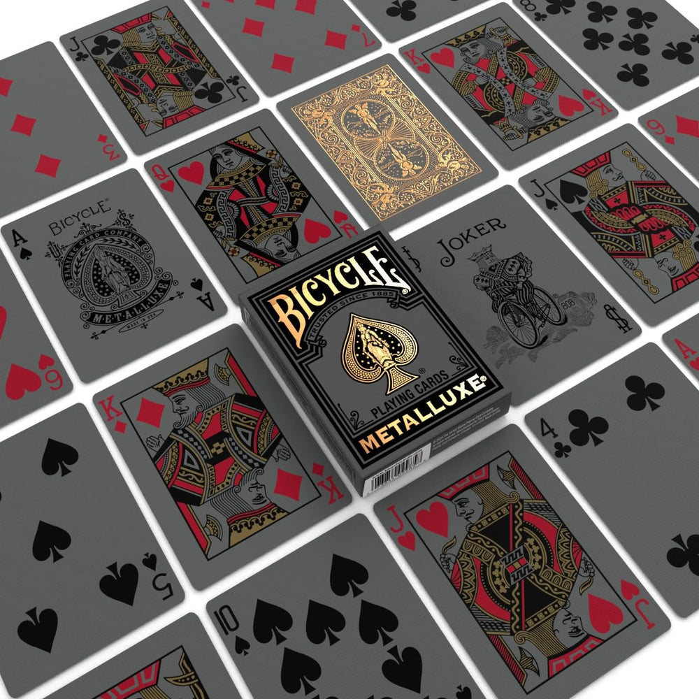 Bicycle Metalluxe air-cushion finish visible on card edges for smooth handling.