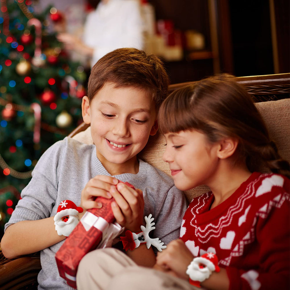 Blulu bear bracelet features shiny surface, a playful accessory for kids.