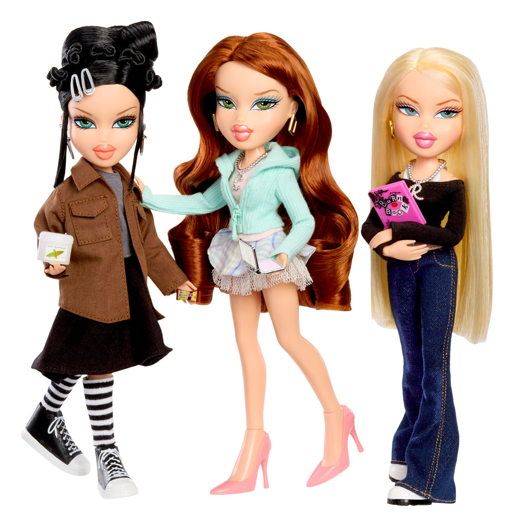Bratz Regina pink heels complete the Spring Fling ensemble