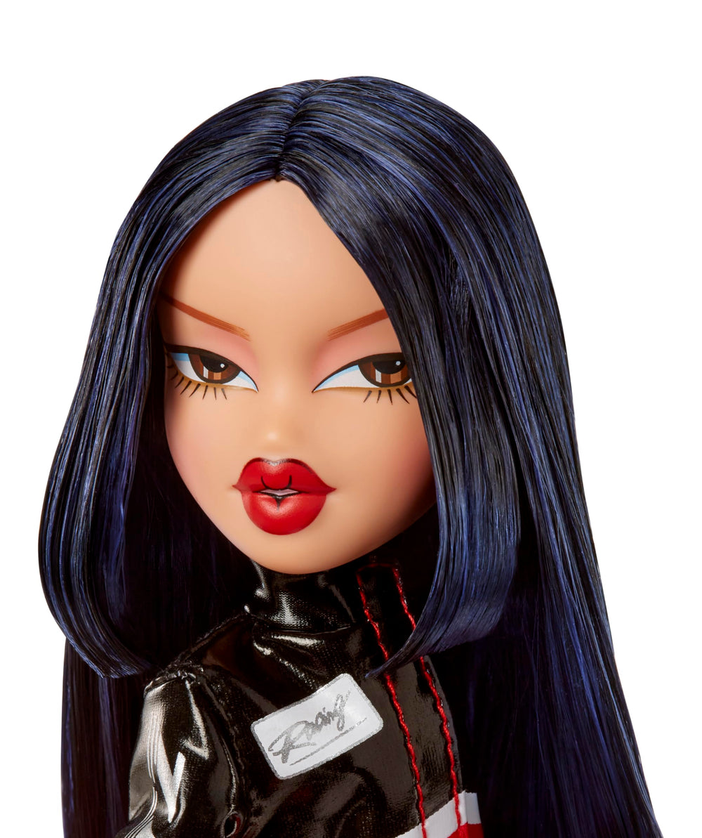 Bratz Scorchin Jade sunglasses add chic accessory detail