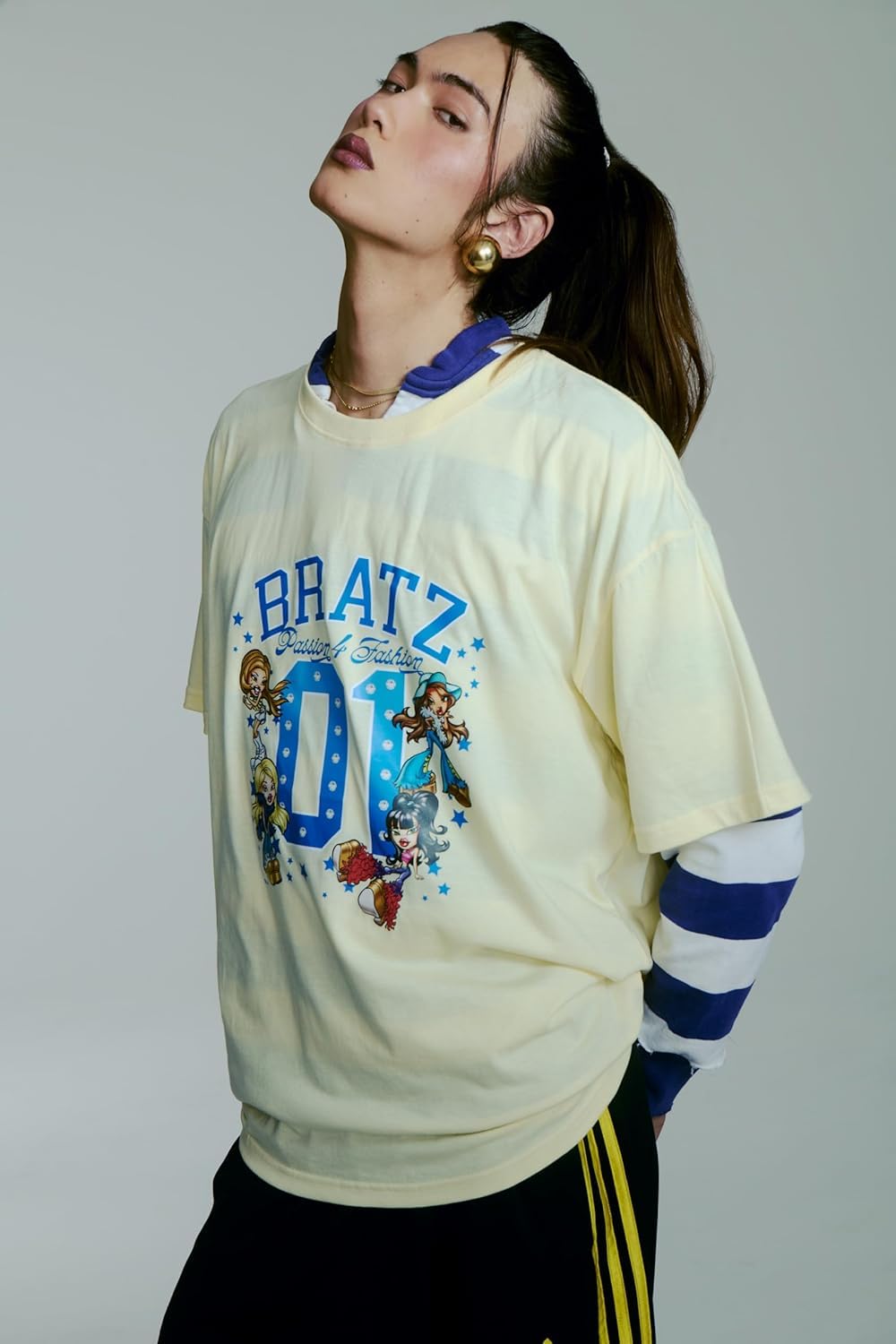 Bratz Stylin' Sasha sunglasses add chic finishing touch to the outfit.