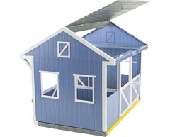 Four fencing sections form a paddock behind the barn for versatile play scenarios.