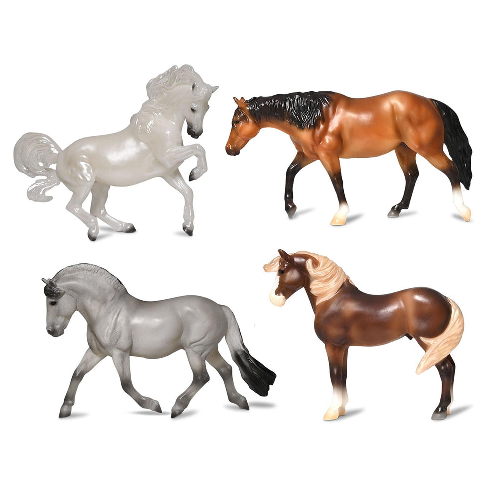 Breyer Stablemates Deluxe Quarter Horse figure, ideal for display and storytelling
