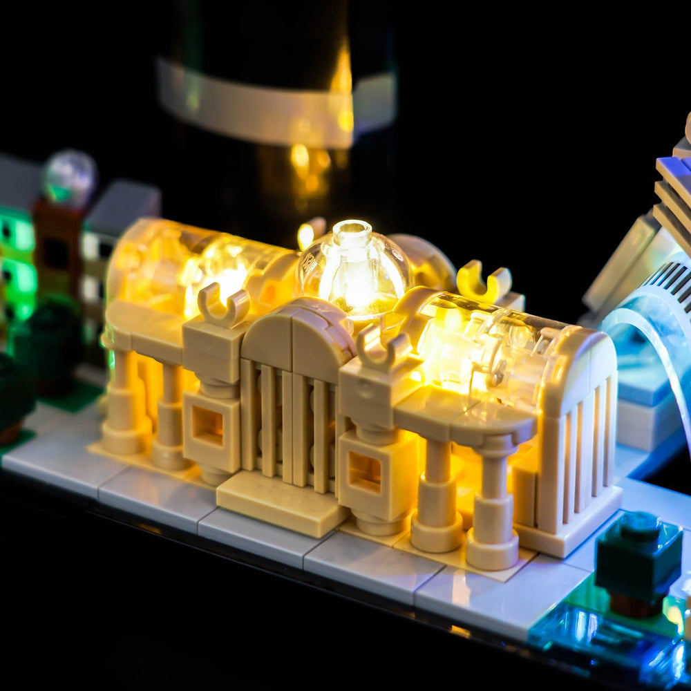 Brickshining exclusive accessories for 21044 brighten the Paris skyline at night.