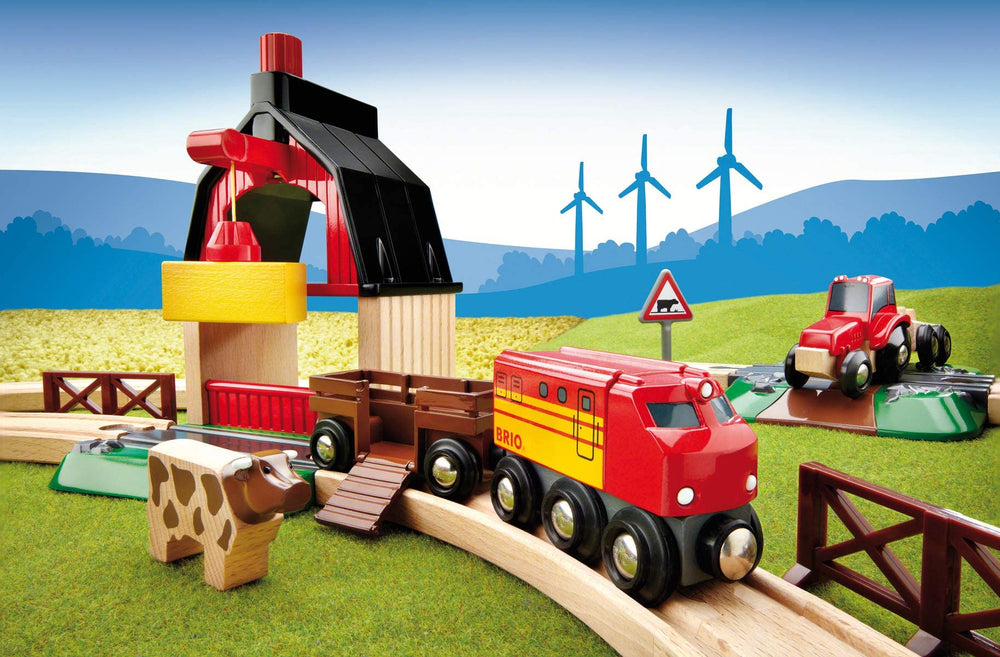 BRIO World Farm Railway Set hay bales – magnetic connections for loading and unloading