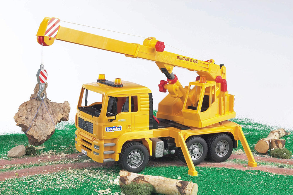 Bruder Man TGA crane winch in action enables careful lifting of lightweight loads