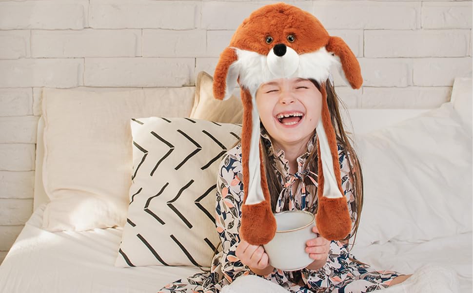 Bubblepompom fox hat in a party scene for photos and fun