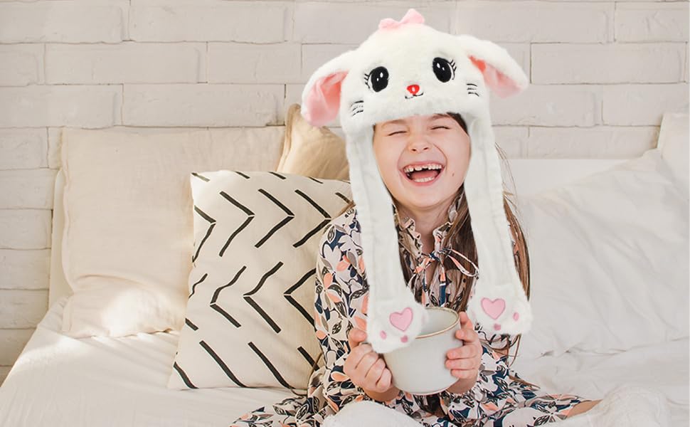 Bubblepompom animal hat keeps head warm with fuzzy plush texture.