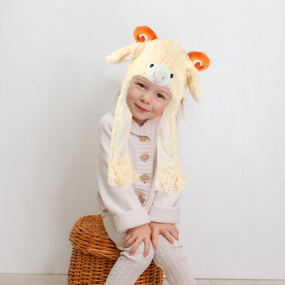 Bubblepompom lamb hat doubles as a fun photo prop for memories.