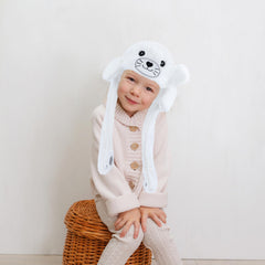 Bubblepompom Seal Hat serves as a cute photo tool for family memories
