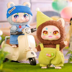 Movable joints on CALEMBOU Kimmon Mimon plush for expressive poses.