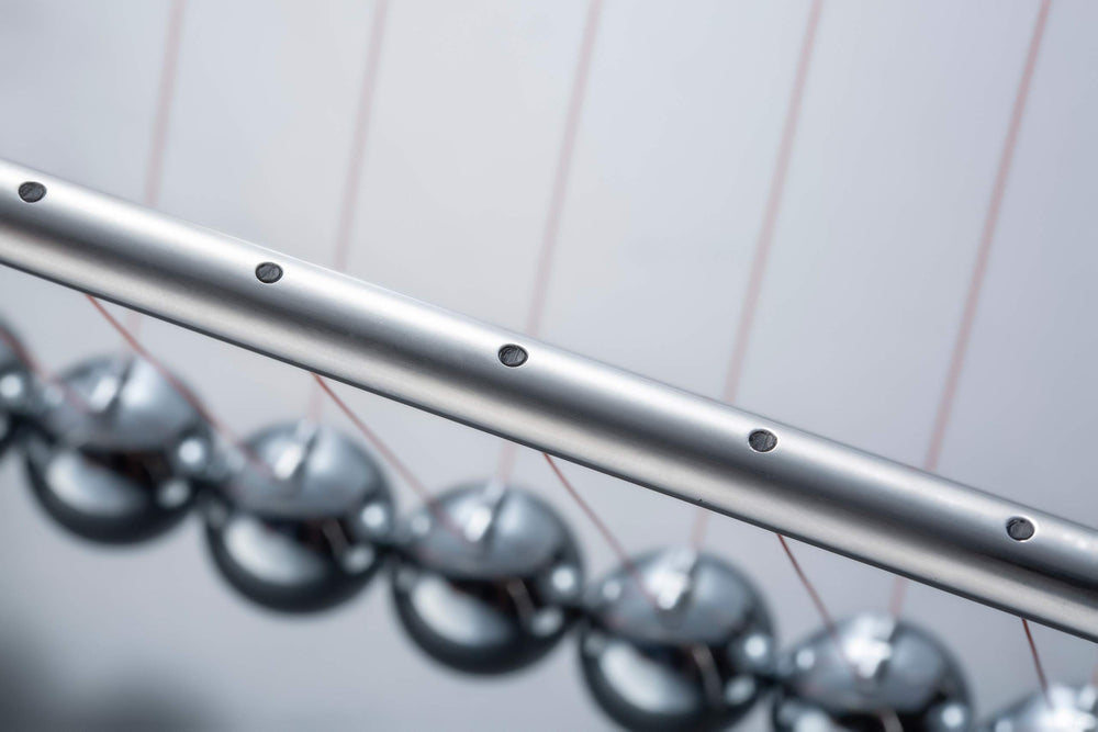 CERROPI Newton cradle packaging highlights gift-ready presentation.