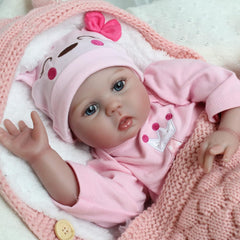 CHAREX Lucy gift set includes outfit and accessories for instant play