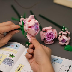 CHUANGPIN Home-decor bouquet enhances living spaces with pink rose artistry.