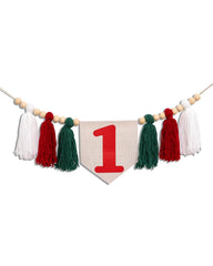 CIEQR Sleigh-themed birthday banner adds cheerful seasonal vibes.