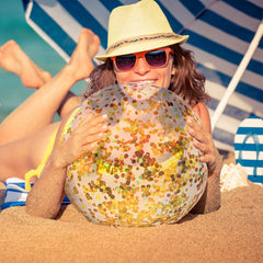 Civaner durable plastic ball 16-inch gold is lightweight and easy to carry.