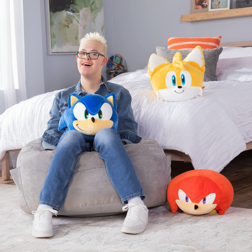Club Mocchi Mocchi Sonic plush for ages 3 and up.