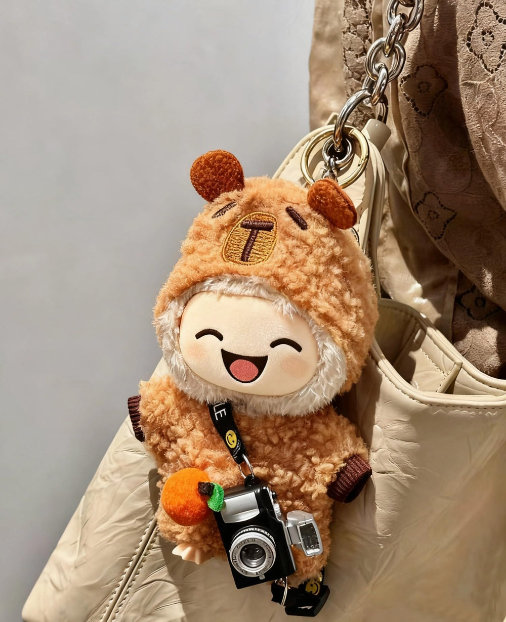 Coruja mix and match looks with accessories to create unique doll outfits.