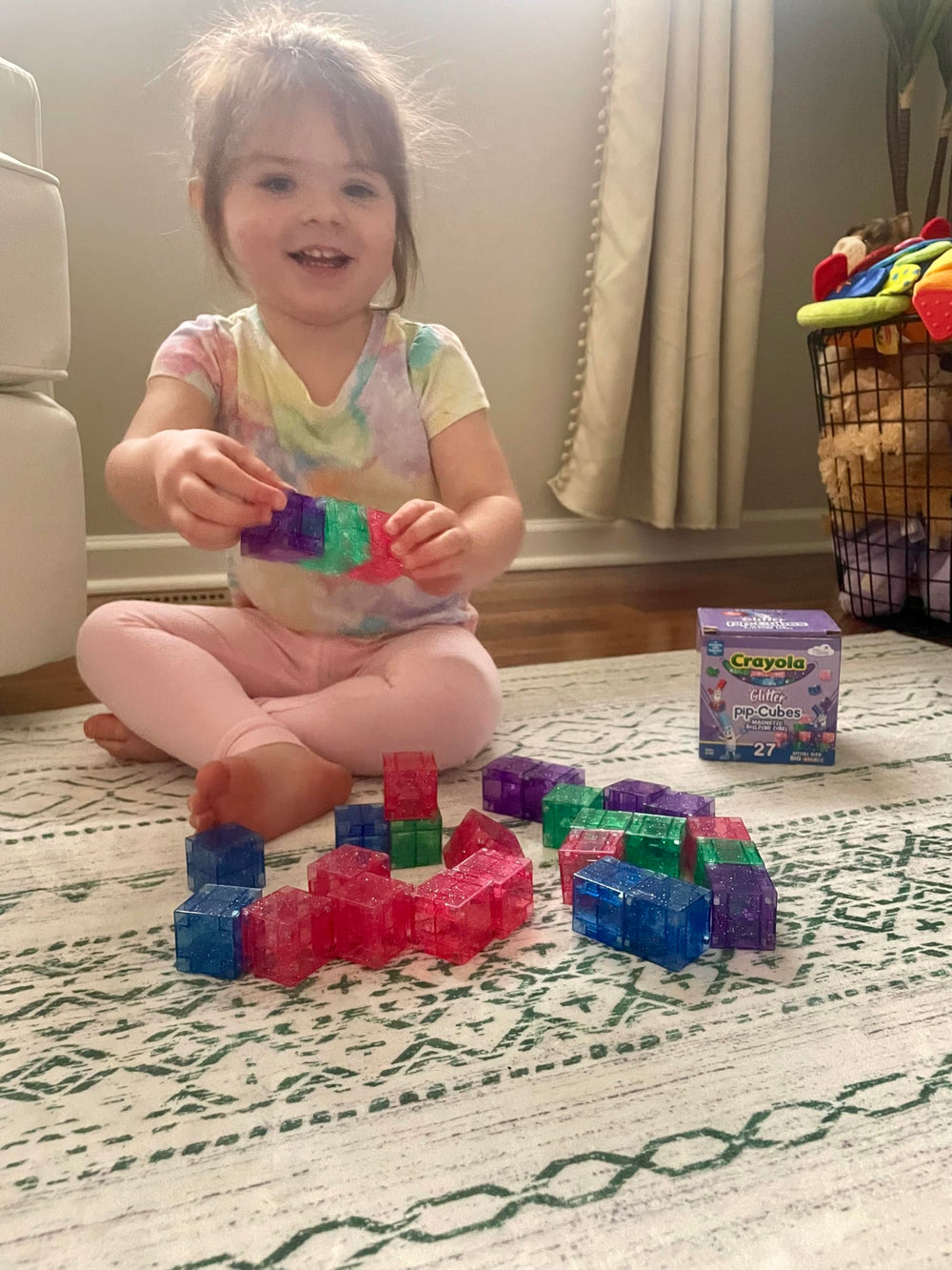 CreateOn Crayola Glitter Magnetic PIP Cubes display vibrant colors for open-ended design