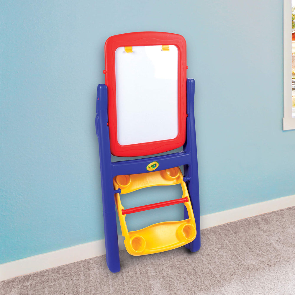 Crayola Qwikflip deep mess-proof tray helps prevent spills during art