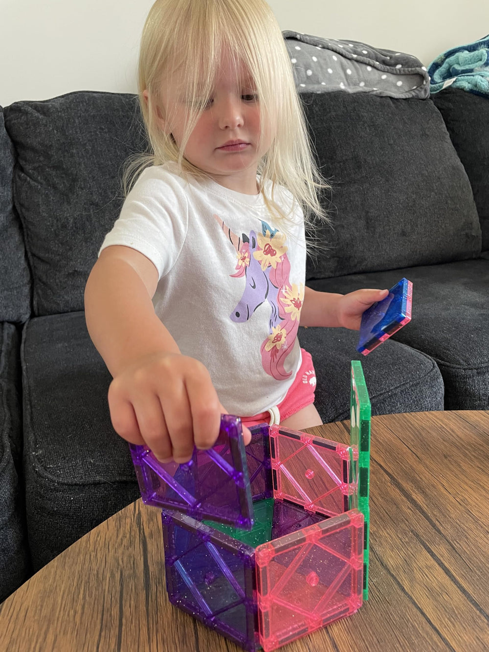 CreateOn Crayola magnetic tiles travel-friendly, mess-free fun for on-the-go families.