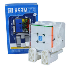 Cuberspeed RS3M V5 UV-coated glossy surface supports fast, confident turning.