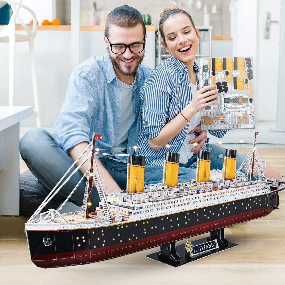 CubicFun Titanic detailed craftsmanship close-up highlighting precision.