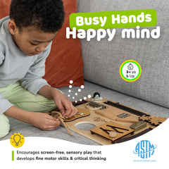 deMoca labyrinth maze activity supports concentration and hand-eye coordination.