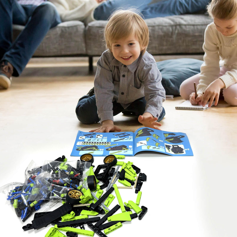DIEBA STEM kit—kids building with friends, encourages teamwork