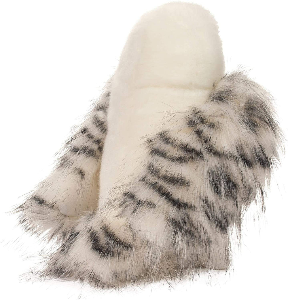 Douglas Wizard Snowy Owl leatherette beak adds character.