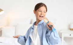 ekids moana toy microphone with flashing lights for stage performances.